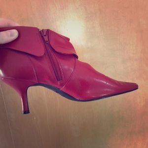 Fioni red ankle boots
